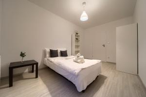 Madalińskiego Comfort Apartment by BookingHost