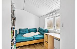 Cozy Home In Hundested With Kitchen