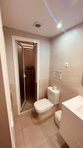 Rising Sun- Bright 1BR Apartment with Pool & Terrace, Steps from Corralejo Beach