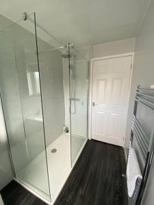 Quiet Ground Floor apartment with parking