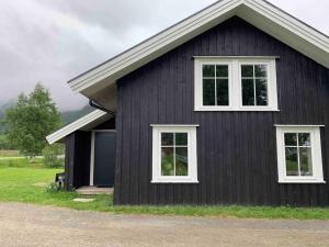 Lofoten- Feriehus Fjøsen