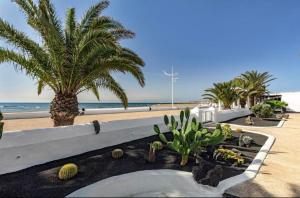 Luxury Villa Sea Front -La Orilla