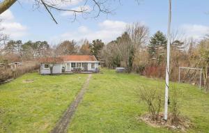 Cozy Home In Hundested With Kitchen