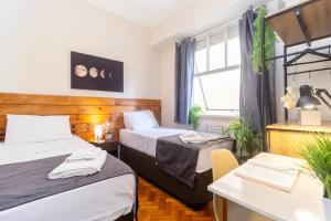 100m da praia, 300m do metrô, AC Portaria 24 horas