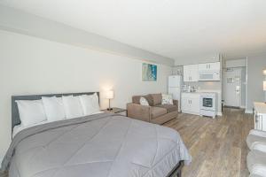 Beautiful Oceanfront Queen Suite-Recently Updated! Sea Mist 20407