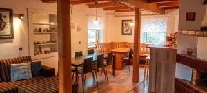 玛丽旅馆 - Čaková