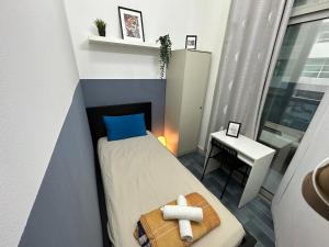 Partition Room 5 Mins to Mashreq Metro