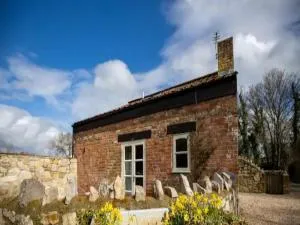 Pass The Keys Wilf's Barn, Wedmore a romantic cottage for two - Chapel Allerton