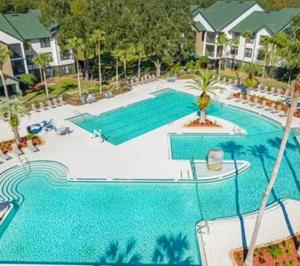 2 MI to USF + Long Term Stays allowed + Gym + Pool