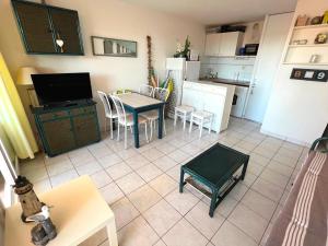 LES TERRASSES DE SAVANNA Joli 2 pièces cabine piscine Rochelongue Cap dAgde