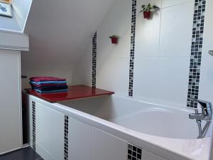 Villas 803 - Magnifique maison moderne situee a Erquy disposant d'une piscine privative : photos des chambres