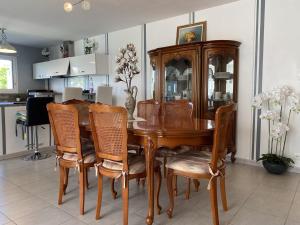 Villas 803 - Magnifique maison moderne situee a Erquy disposant d'une piscine privative : photos des chambres