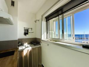 HYEBER Studio pour 2 personnes avec vue mer panoramique, sur le port dHyères