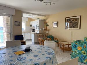 500 - T2 avec balcon vue mer et proche du port