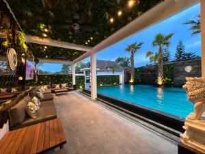 ART Pool Villa Pattaya 8 Bedroom Grand DELUXE
