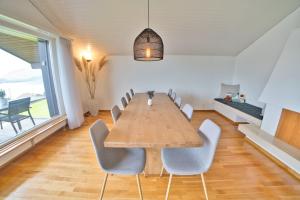 Dreamview Retreat - Breathtaking Lake Views