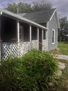 A little Cowboy Cabin right by the Badlands! - وول