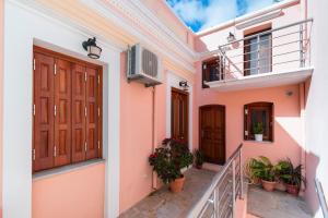 YIAYIAs Central Apartment