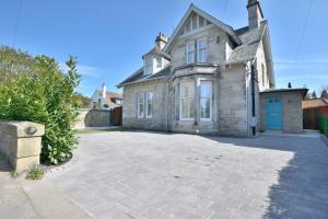 5 star luxury villa with Garden SPA