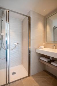 Appart'hotels Residence Hoteliere Chambord au coeur de Menton - entierement renovee : photos des chambres