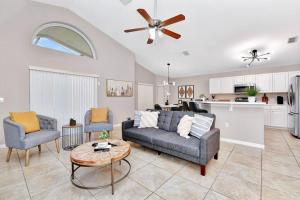 Lakeview Luxury Oasis