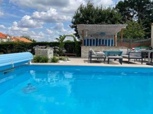 Maisons de vacances Charmant T1 prive avec vue et acces piscine : photos des chambres
