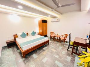 Hotel Green Galaxy - Green Park South Delhi near AIIMS Hospital
