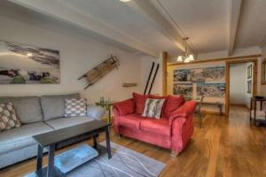 Ski Breck Condo Clubhouse and Free Breck Shuttle