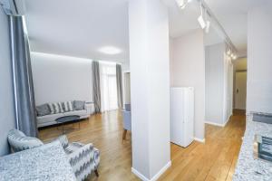 Luxury apartment with balcony on avenue Melikishvili, city center