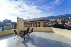 Luxury apartment with balcony on avenue Melikishvili, city center