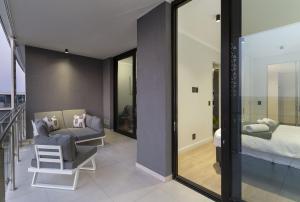 Ellipse Waterfall 3911