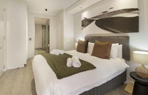 Ellipse Waterfall 3911