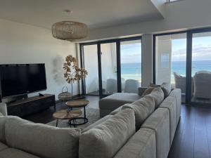 Front Line, Sea View, luxury Penthouse in Caparica