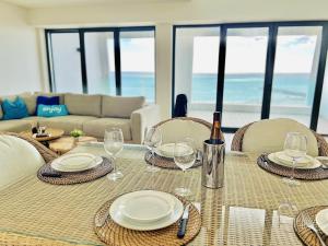 Front Line, Sea View, luxury Penthouse in Caparica