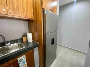 Beautiful New Condo Sea Breeze