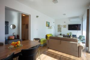 Apartments Sunshine with pool