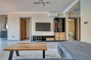 Luxurious 3-Bedroom Apartment by MN Property