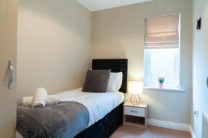 Entire 4 Bed Cosy Luxury Spacious house