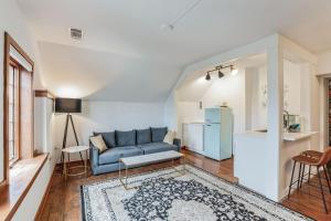 Thornton Studio with Kitchenette