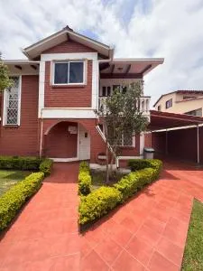 Hermosa y cómoda casa en Cochabamba - Quillacollo