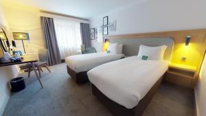 Standard Room with Two Single Beds room in Holiday Inn Cambridge an IHG Hotel