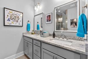 City Heights Townhome with Free Parking & 3 Baths