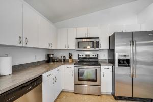 Canal-Front Cape Coral Home with Fire Pit, By Beach!