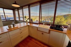 Renovated Cottage Near Cataract Gorge Launceston