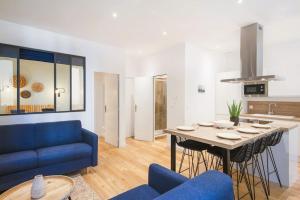 Spacious T2 Near the Halles and the Harbour