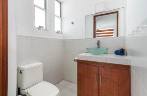 Casa Grande, Cómoda y con Seguridad - Excelente Ubicación