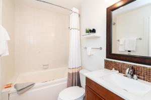 South facing condo close to ski access, groceries, shops and restaurants
