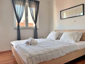 Apartments with parking space Cizici, Krk - 22046