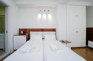 Hotel type room with mini kitchen and balcony on Melikishvili, city center