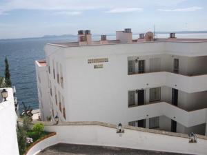 ARIADNA B. Apartamento amplio para 6 en Roses – vistas al mar - ES-258-97